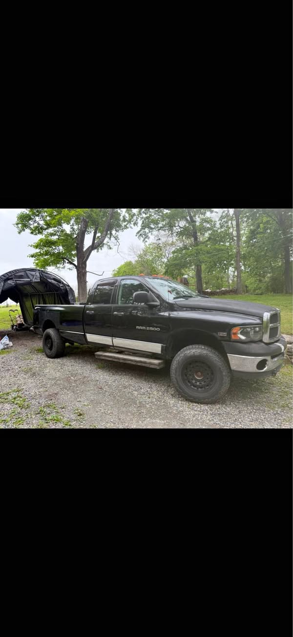 2004 Dodge Ram 2500 Quad Cab - SXT Pickup 4D 8 ft