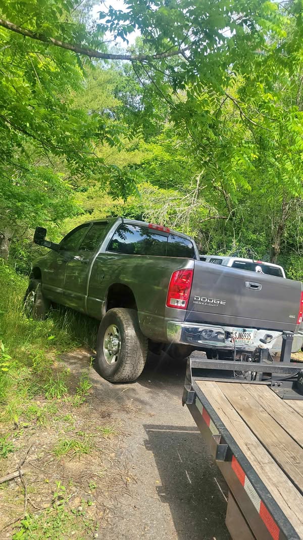 2005 Dodge Ram 2500 Crew Cab - SLT Pickup 4D 6 1\/3 ft