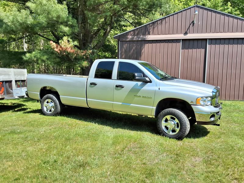 2005 Dodge Ram 2500 Crew Cab - SLT Pickup 4D 8 ft