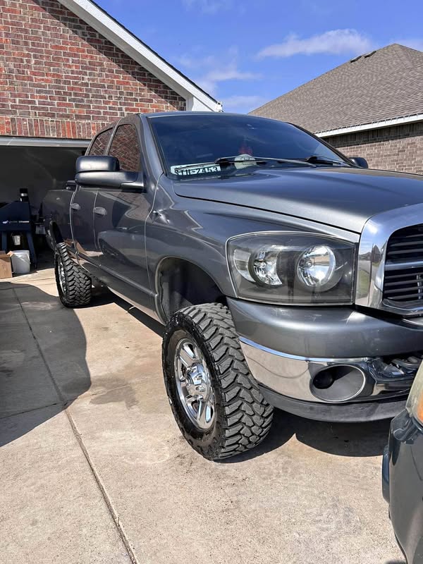 2006 Dodge Ram 2500 Quad Cab - SLT Pickup 4D 6 1\/4 ft