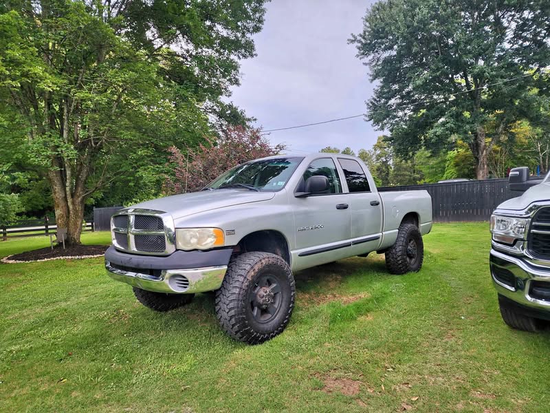 2003 Dodge Ram 2500 Crew Cab - SLT Pickup 4D 8 ft