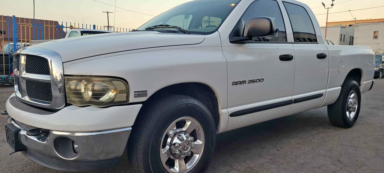 2005 Dodge Ram 2500 Crew Cab - SLT Pickup 4D 6 1\/3 ft