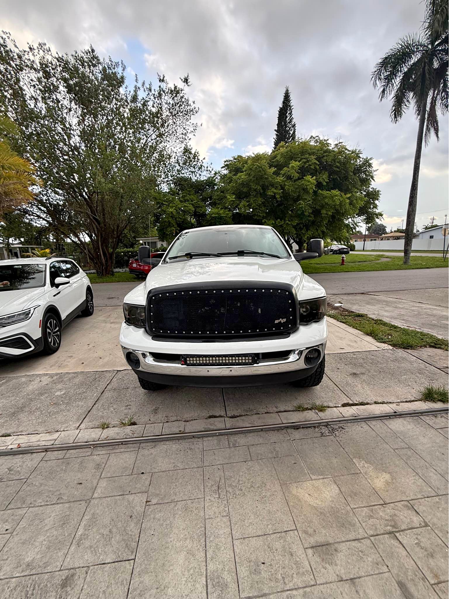 2004 Dodge Ram 2500 Mega Cab - Cama 8 pies
