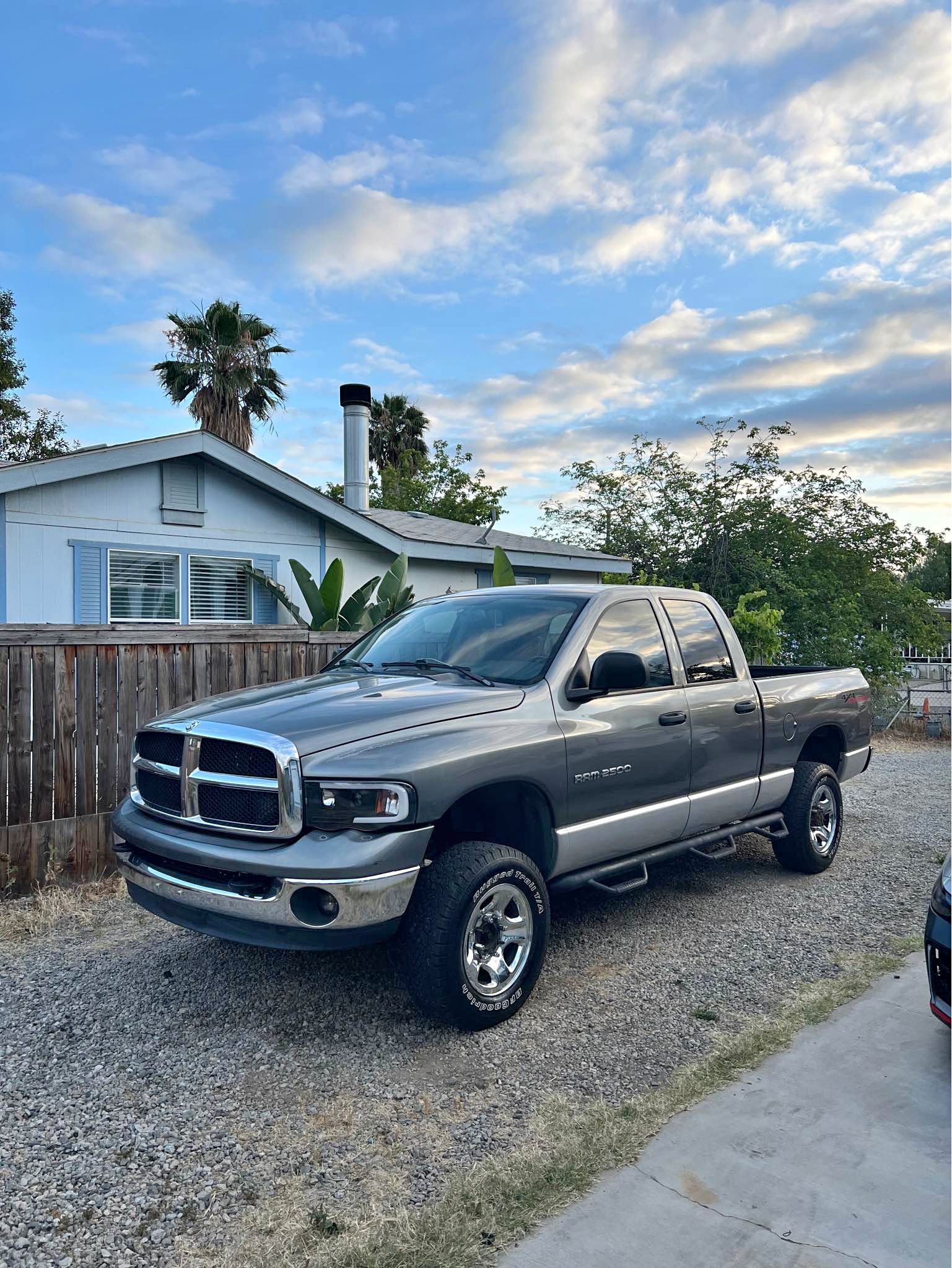 2005 Dodge Ram 2500 Quad Cab - SLT Pickup 4D 6 1\/4 ft