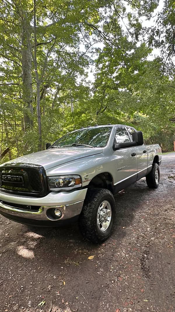 2005 Dodge Ram 3500 Crew Cab - Slt
