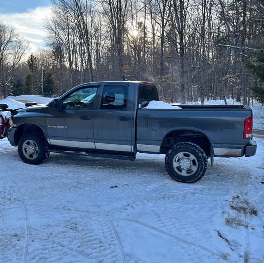 2003 Dodge Ram 2500 Quad Cab - SLT Pickup 4D 6 1\/4 ft
