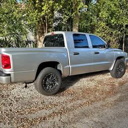 2004 Dodge Ram 2500 Crew Cab - SLT Pickup 4D 6 1\/3 ft
