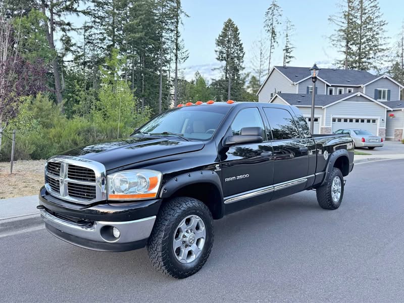2006 Dodge Ram 2500 Mega Cab - SLT