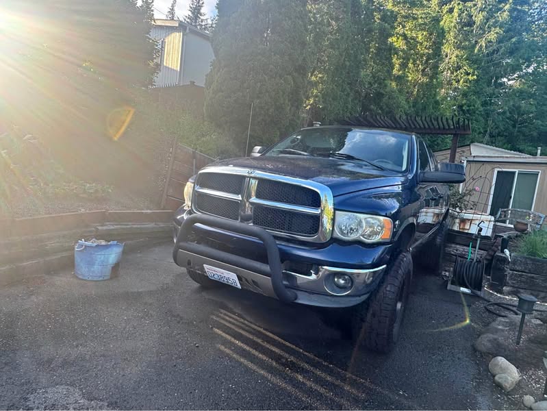 2004 Dodge Ram 2500 Quad Cab - SLT Pickup 4D 8 ft