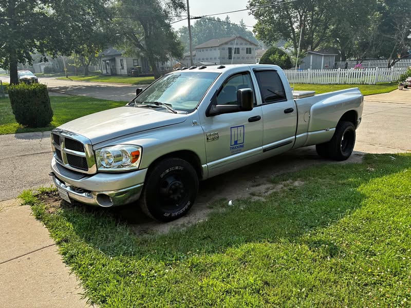 2007 Dodge Ram 3500 Quad Cab - SLT Pickup 4D 8 ft