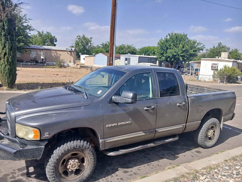 2004 Dodge Ram 2500 Crew Cab - SLT Pickup 4D 6 1\/3 ft