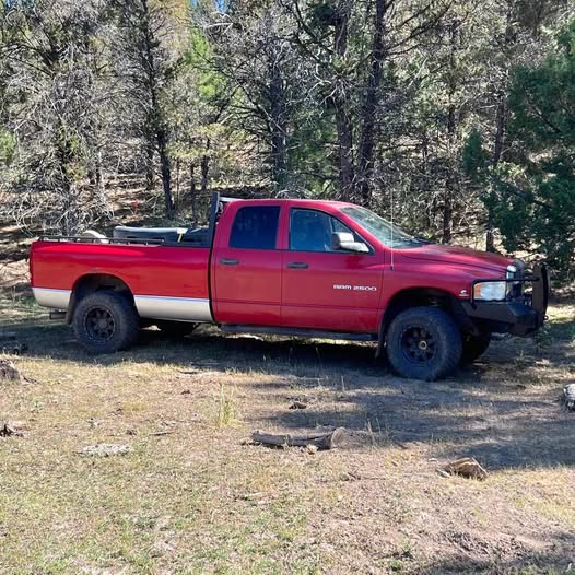 2003 Dodge Ram 2500 Crew Cab - SLT Pickup 4D 8 ft