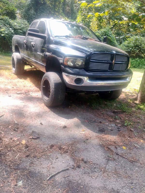 2004 Dodge Ram 2500 - SLT Pickup 4D 6 1\/4 ft