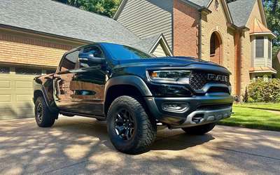 2022 Ram 1500 trx (clean carfax\/ 702 h.p.)
