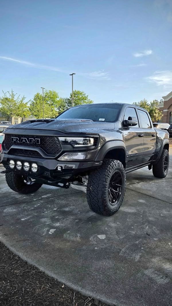 2023 Dodge ram 1500 trx 6.2l hemi