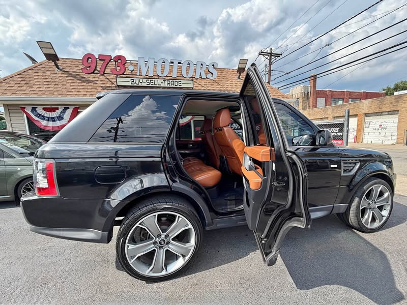 2011 Land Rover Range Rover Sport - HSE Sport Utility 4D