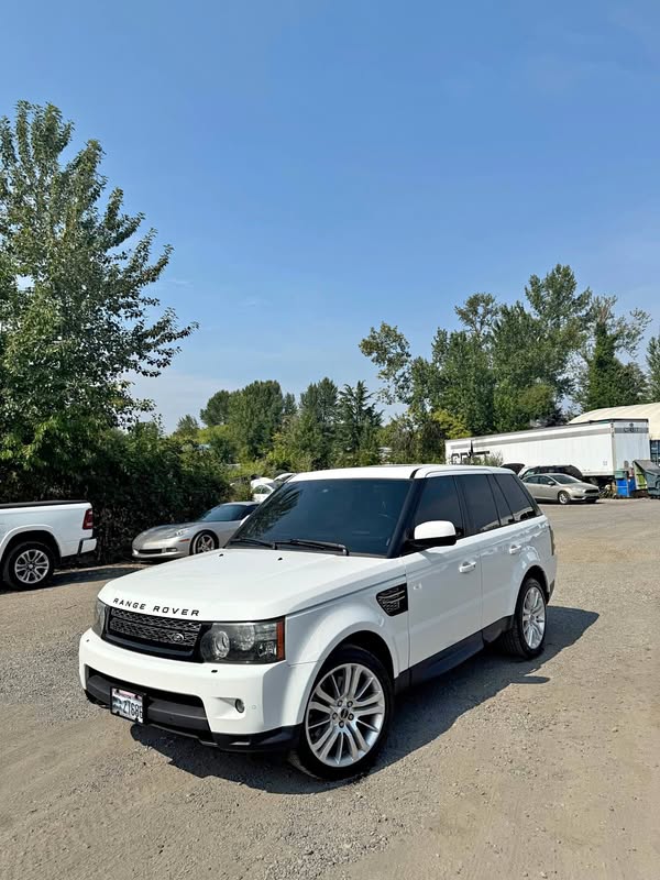 2013 Land Rover Range Rover Sport - HSE Lux Sport Utility 4D