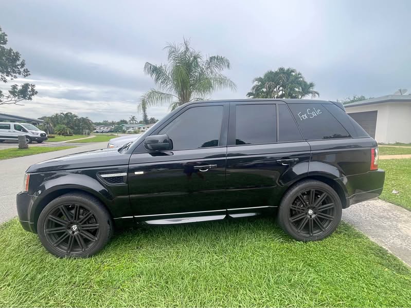2013 Land Rover Range Rover Sport - HSE Lux Sport Utility 4D