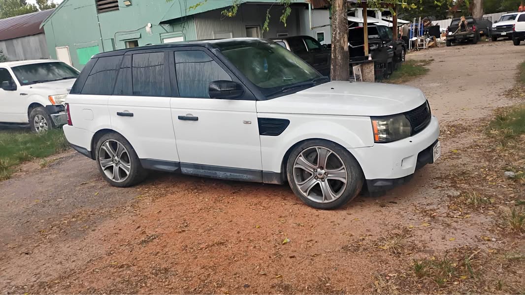 2011 Land Rover Range Rover Sport - HSE Sport Utility 4D