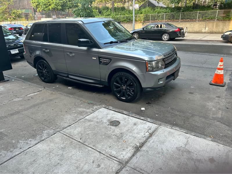 2013 Land Rover Range Rover Sport - HSE Lux Sport Utility 4D