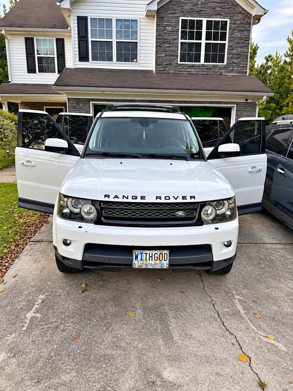2013 Land Rover Range Rover Sport - HSE Lux Sport Utility 4D
