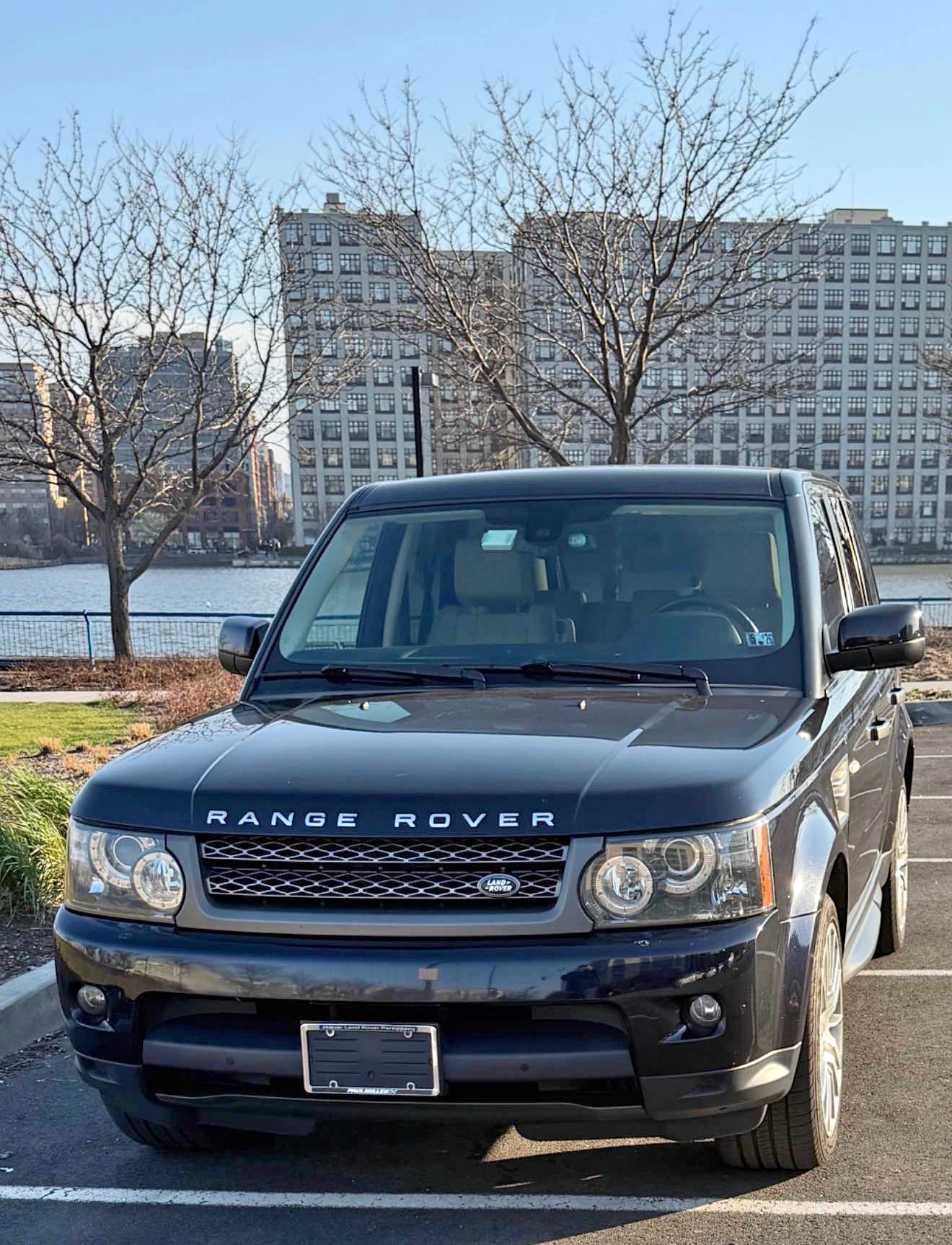 2010 Land Rover Range Rover Sport - HSE Lux Sport Utility 4D