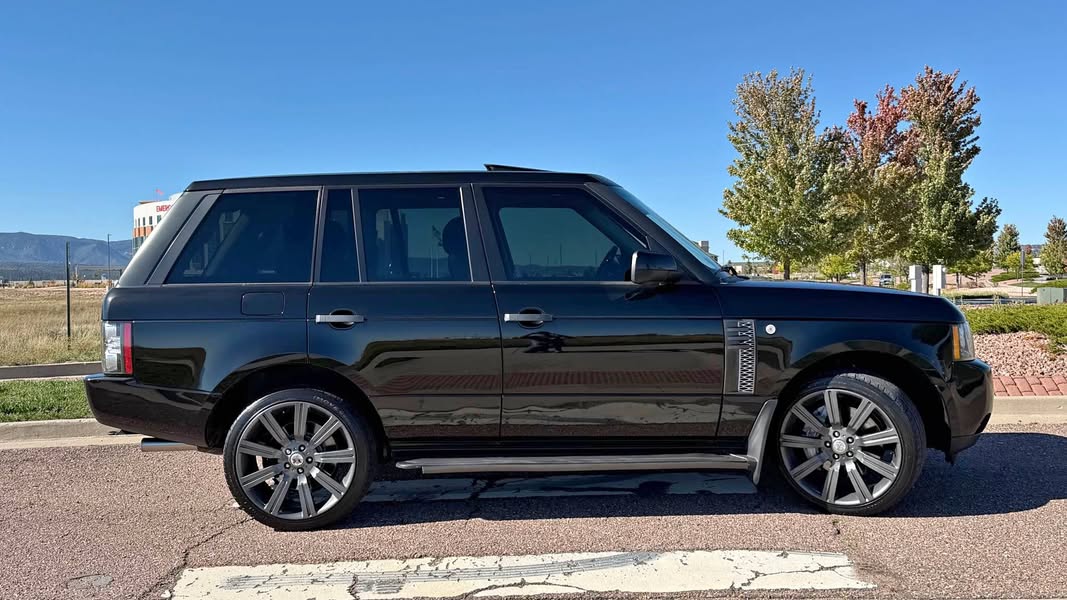 2011 Land Rover Range Rover Sport - Supercharged Sport Utility 4D