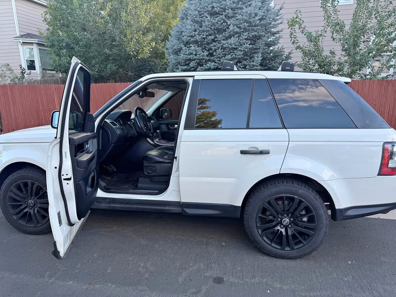 2010 Land Rover Range Rover Sport - HSE Dynamic Sport Utility 4D