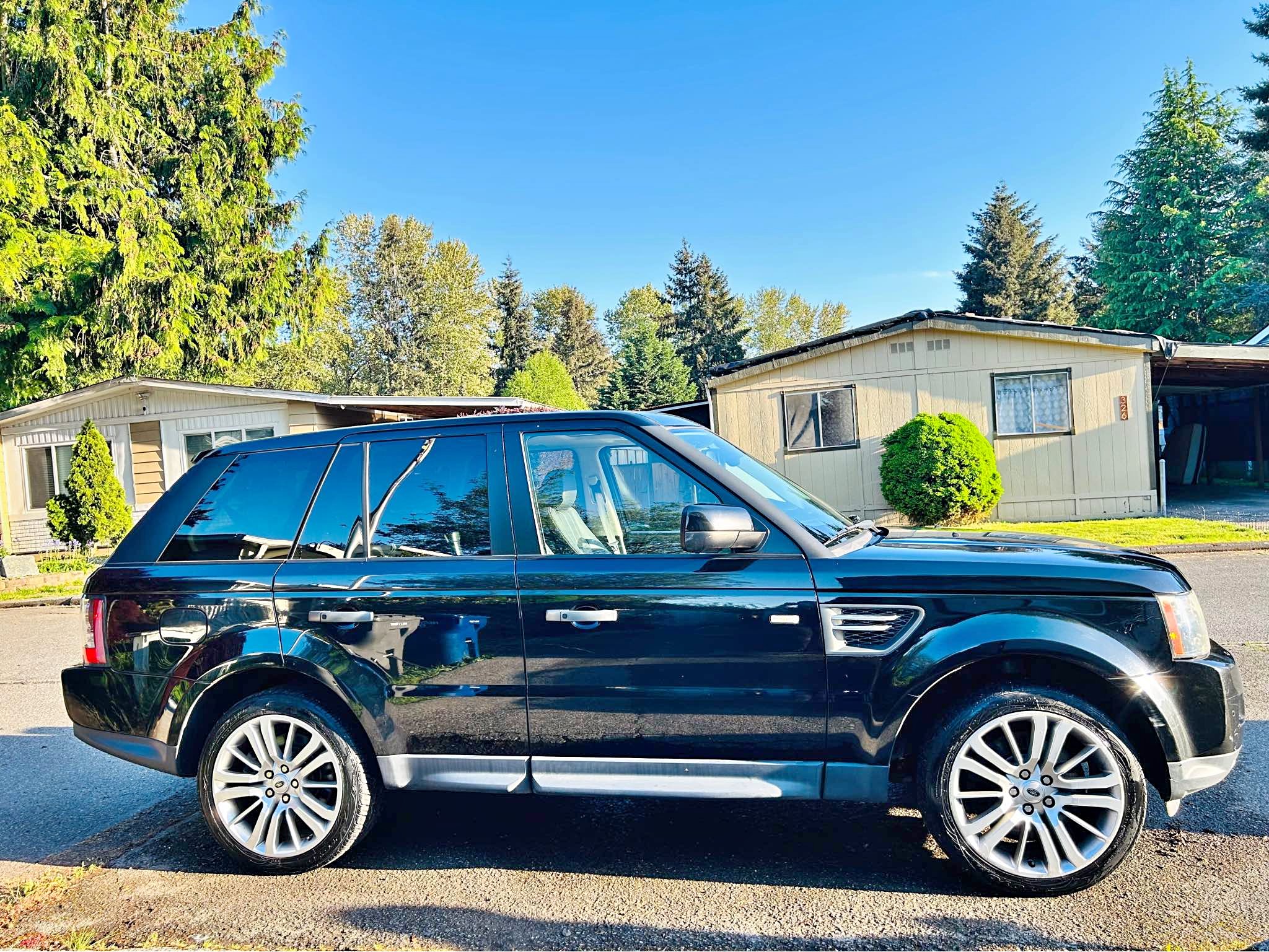 2010 Land Rover Range Rover Sport - HSE Dynamic Sport Utility 4D
