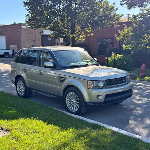 2011 Land Rover Range Rover Sport - HSE Sport Utility 4D