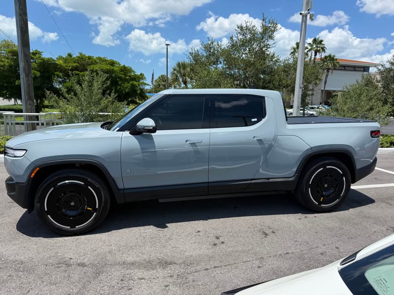2025 Rivian r1t adventure dual motor standard pack