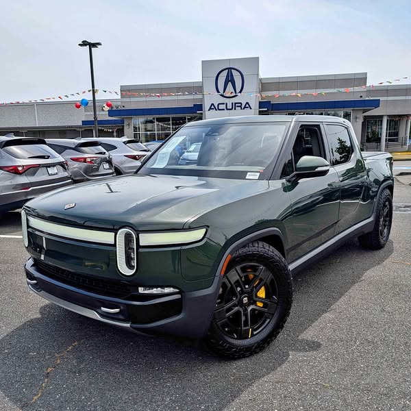 2023 Rivian R1T Adventure Pickup 4D 4 1\/2 ft