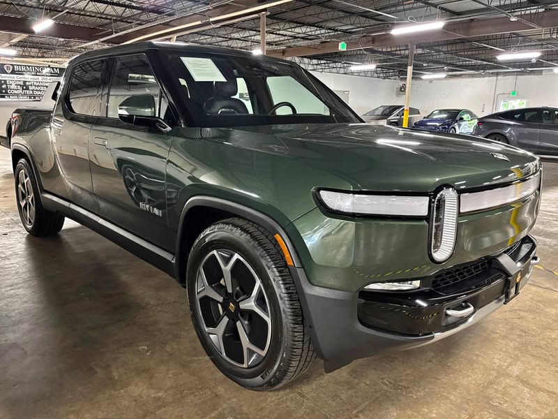 2024 Rivian R1T Adventure Pickup 4D 4 1\/2 ft