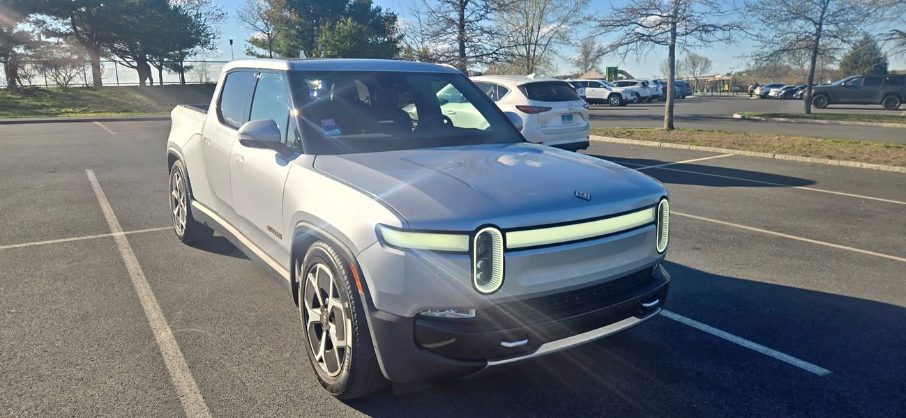 2022 Rivian R1T Quad Adventure package