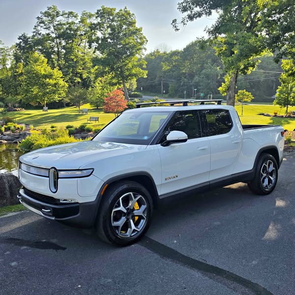 2022 Rivian R1T - Adventure Pickup 4D 4 1\/2 ft
