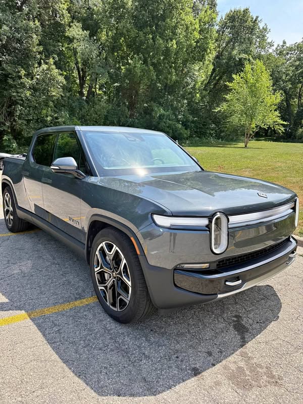 2025 Rivian R1T - Adventure Pickup 4D 4 1\/2 ft
