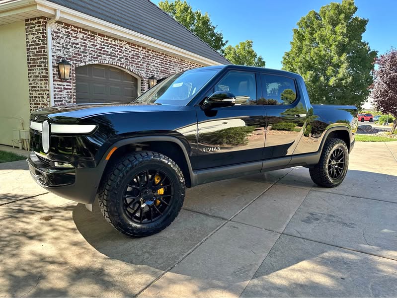 2022 Rivian R1T - Adventure Pickup 4D 4 1\/2 ft