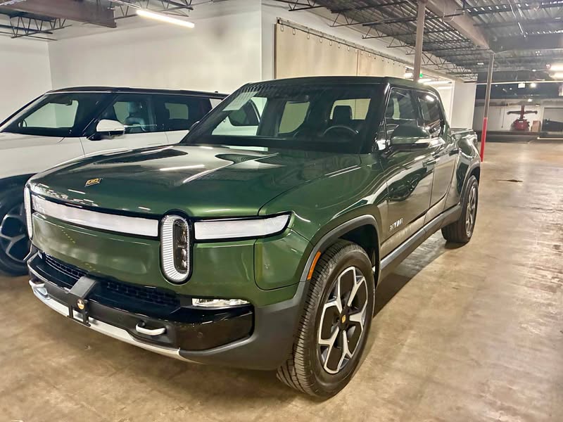 2024 Rivian R1T - Adventure Pickup 4D 4 1\/2 ft