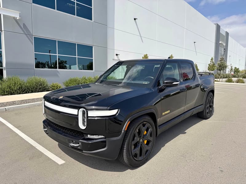 2022 Rivian R1T - Launch Edition Pickup 4D 4 1\/2 ft