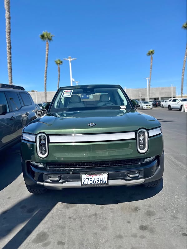 2023 Rivian R1T - Adventure Pickup 4D 4 1\/2 ft