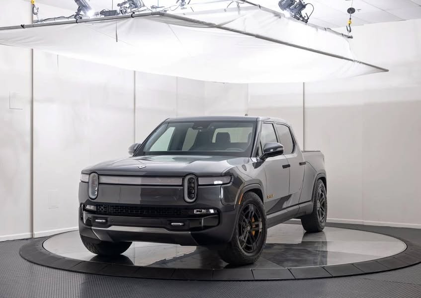 2023 Rivian R1T