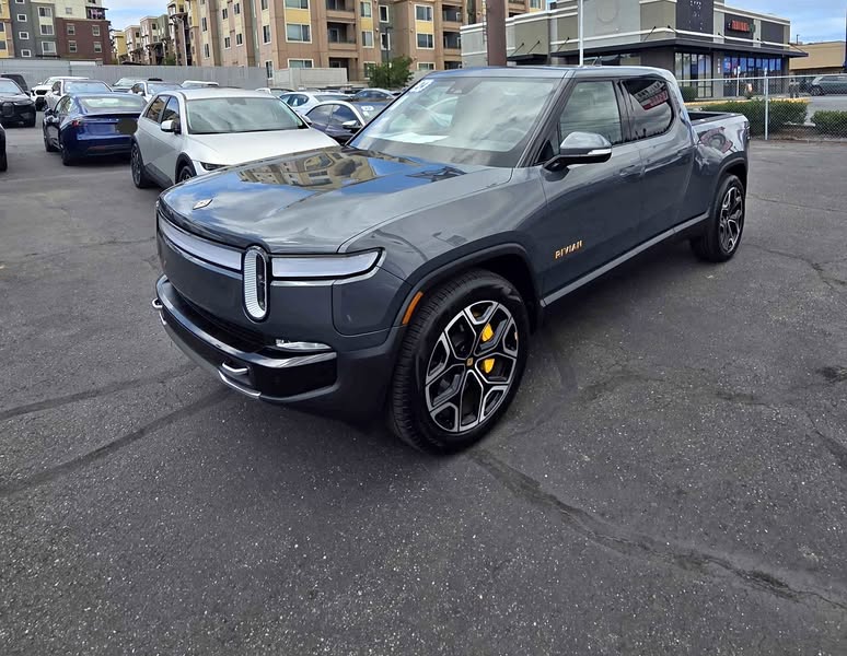 2024 Rivian R1T - Adventure Pickup 4D 4 1\/2 ft