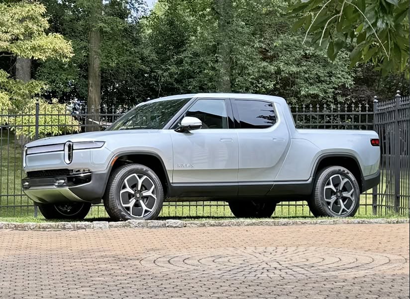 2024 Rivian R1T
