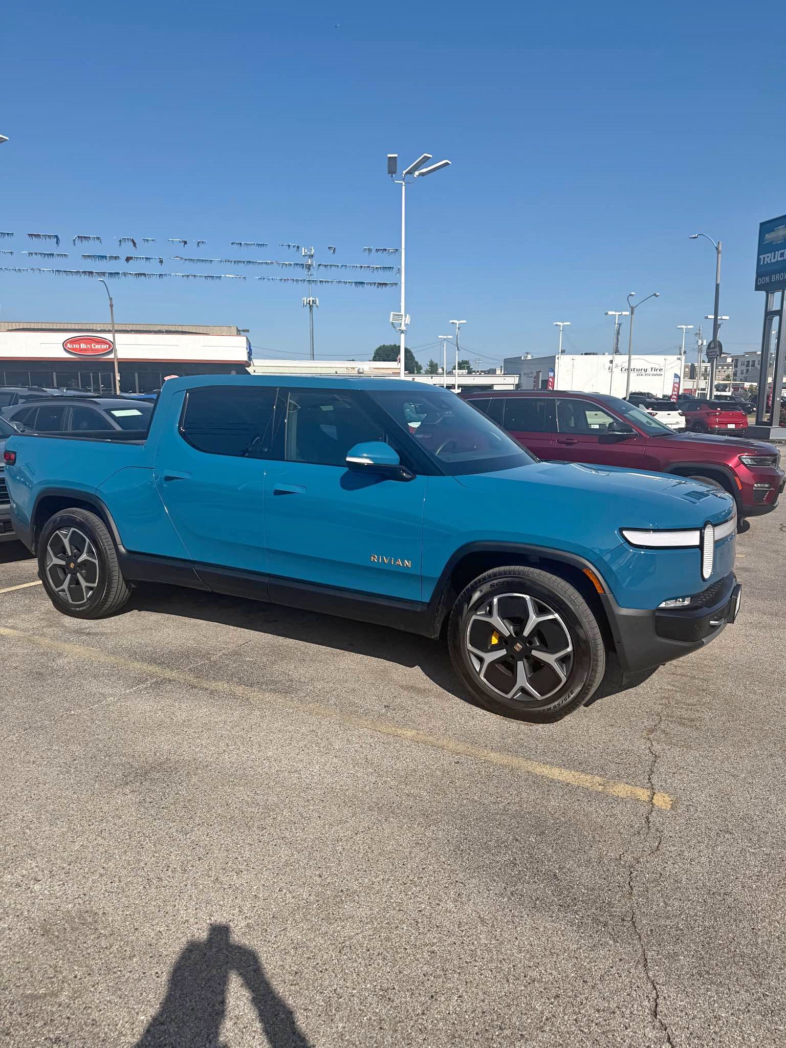 2022 Rivian R1T - Adventure Pickup 4D 4 1\/2 ft