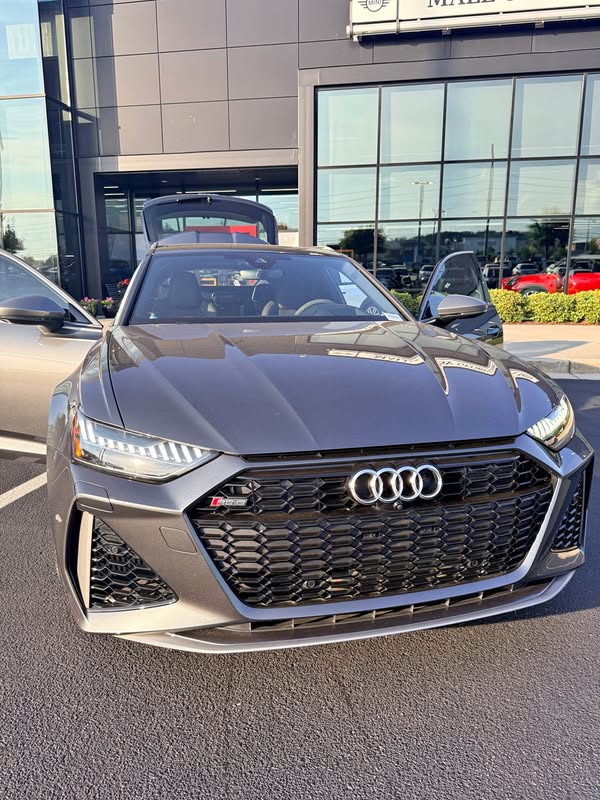 2024 Audi RS6 Avant peformance Wagon 4D