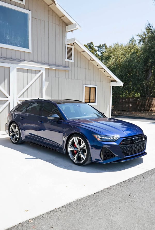 2021 Audi RS6 - Avant Wagon 4D