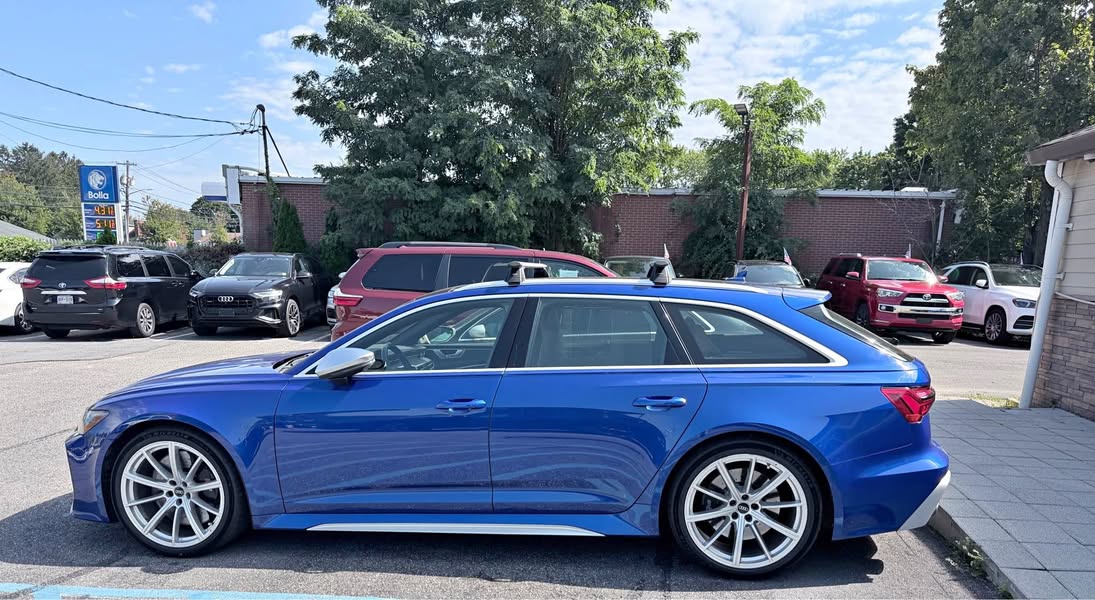 2022 Audi RS6 - Avant Wagon 4D