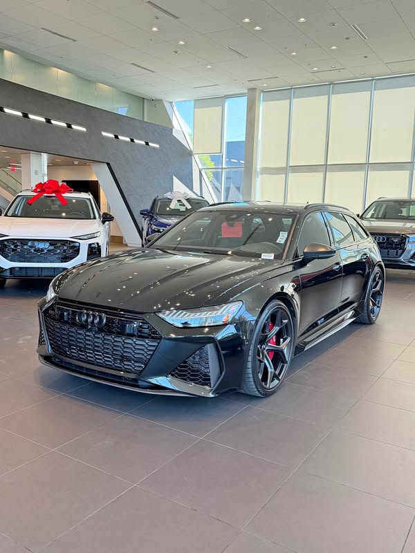 2025 Audi RS6 - Avant peformance Wagon 4D