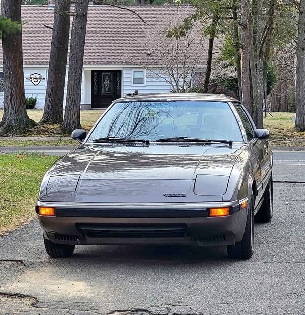 1984 Mazda RX-7 - EL 3 LETRAS