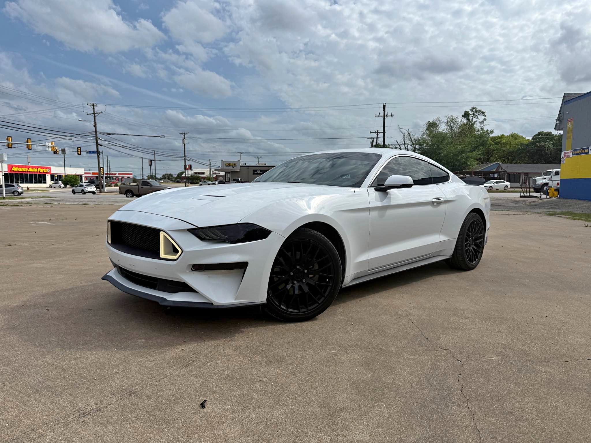 2019 Ford MUSTANG ECO BOOST PREMIUM  - CLEAN TITLE $4000 DOWN
